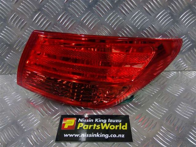 Nissan Bluebird Sylphy G11 2005-2010 R Tail Light