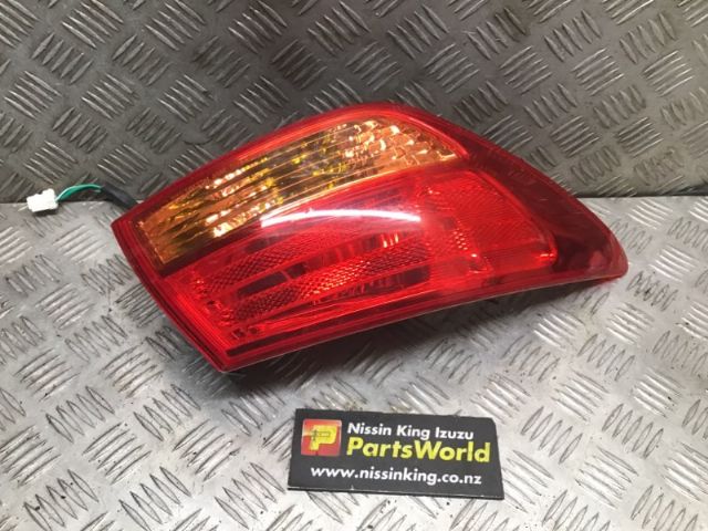 Nissan Bluebird Sylphy G11 2005-2010 L Tail Light