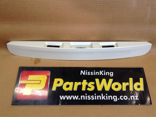 Nissan Qashqai J10 02/07-06/09 Tailgate Garnish 1 Piece