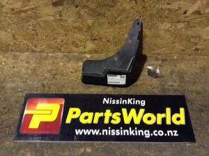 Nissan Xtrail T32 4WD 2014-2016 RF Mudflap