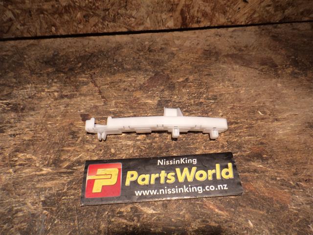 Nissan Qashqai J10 02/07-06/09 RF Bumper Slide