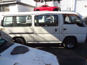 Nissan caravan 2001 model #4