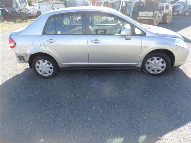Nissan Tiida C11 2004-2007