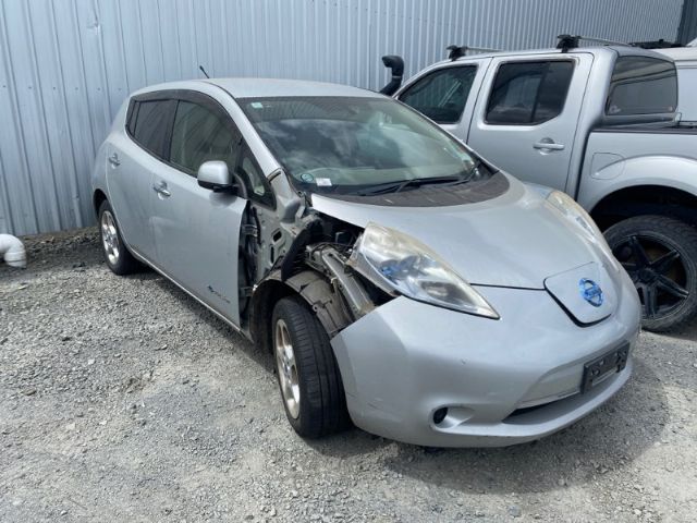 Nissan Leaf ZE0 2011-2016