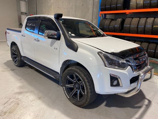 Isuzu D Max TFS85 4WD 2017-->
