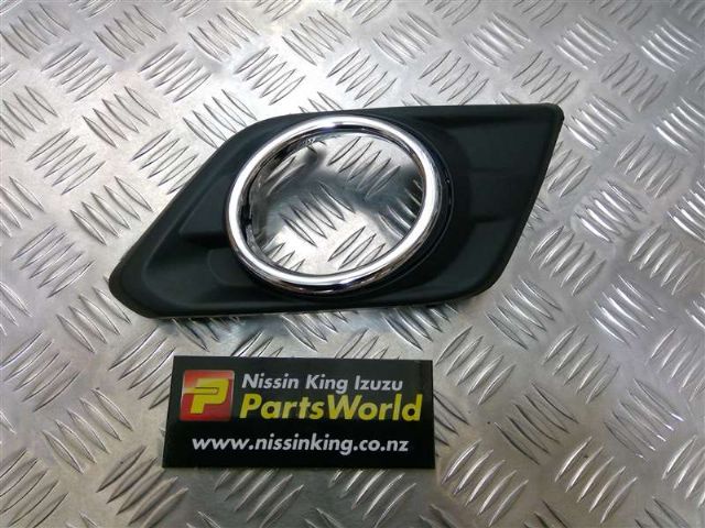 Nissan Xtrail T32 2013-2022 R Spotlight Bezel
