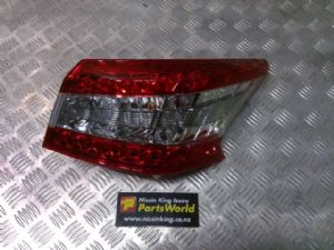 Nissan Pulsar B17 2013-2017 R Tail Light