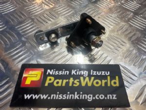 Nissan Primera P11 1995-2001 L Wiper Pivot
