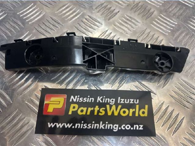 Nissan Note E12L 2016-2019 LR Bumper Retainer
