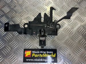 Isuzu D Max TFS85 4WD 2012-12/2015 Bonnet Catch ( Lock )