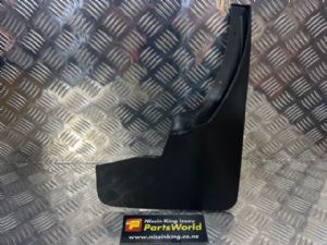 Nissan Navara D23 MNT 08/2015-2021 RF Mudflap