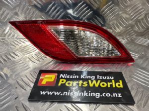 Isuzu MU-X UCS85 2017--> RR Bumper Light