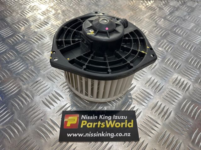 Isuzu D Max TFS85 4WD 2017--> Heater Fan Motor