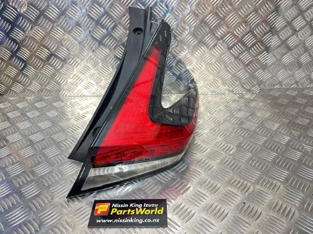 Nissan Leaf ZE1 2018-on R Tail Light