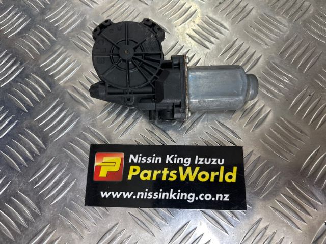 Nissan Navara D40 VSK 4WD 2006-04/2010 LF Door Regulator Motor
