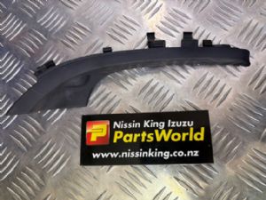 Nissan Note E12L 2016-2019 R Windscreen Mould