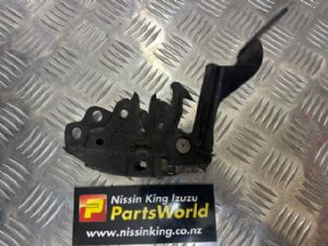 Nissan Elgrand E52 06/10- Bonnet Catch ( Lock )