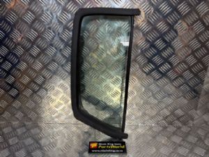 Nissan Navara D40 VSK 4WD 2006-04/2010 RR Quarter Glass