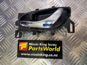 Nissan Navara D23 MNT 08/2015-2021 LR Door Interior Handle