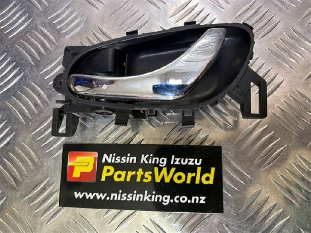 Nissan Navara D23 MNT 4WD 08/2015-2021 LF Door Interior Handle