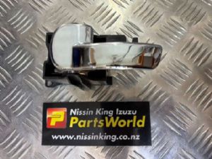 Nissan Navara D40 VSK 05/2010-2015 LR Door Interior Handle