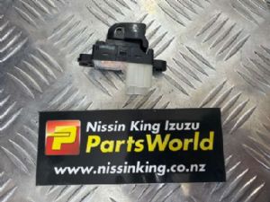 Nissan Navara D23 MNT 4WD 08/2015-2021 RR Window Switch
