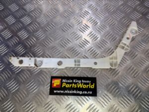 Nissan Pulsar B17 2013-2017 LR Bumper Retainer