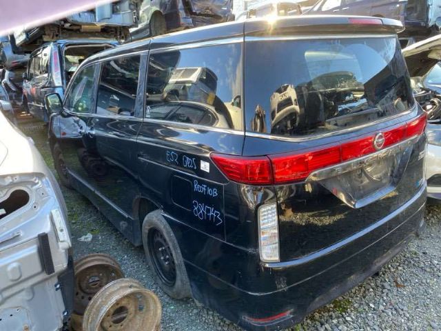 Nissan Elgrand E52 06/10- L Tailgate Garnish