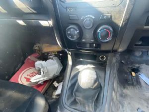 Isuzu D Max TFS85 4WD 2017--> Gear Knob (OEM)