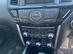 Nissan Pathfinder R52 2013-2021 2WD CD Player