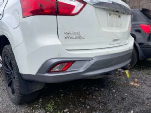 Isuzu MU-X UCS85 2017--> Rear Bumper Cover
