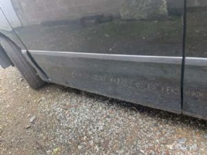 Nissan Serena C26 2010-2014 LF Lower Door Moulding