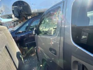 Nissan Caravan Homy E26 2012-2017 LF Door Shell