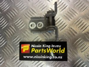Nissan Navara D23 MNT 08/2015-2021 LF Door Bottom Hinge