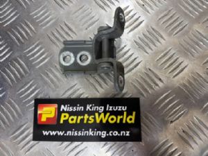 Nissan Navara D23 MNT 08/2015-2021 LF Door Top Hinge