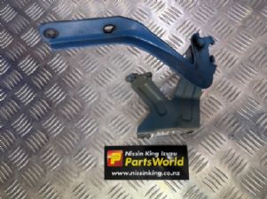 Nissan Leaf ZE0 2011-2016 R Bonnet Hinge 