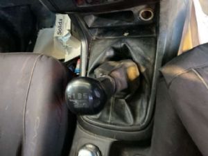 Isuzu D Max TFS85 4WD 2017--> Gear Shifter Boot