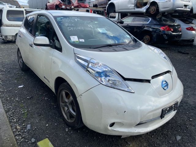 Nissan Leaf ZE0 2011-2016