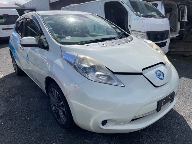 Nissan Leaf ZE0 2011-2016